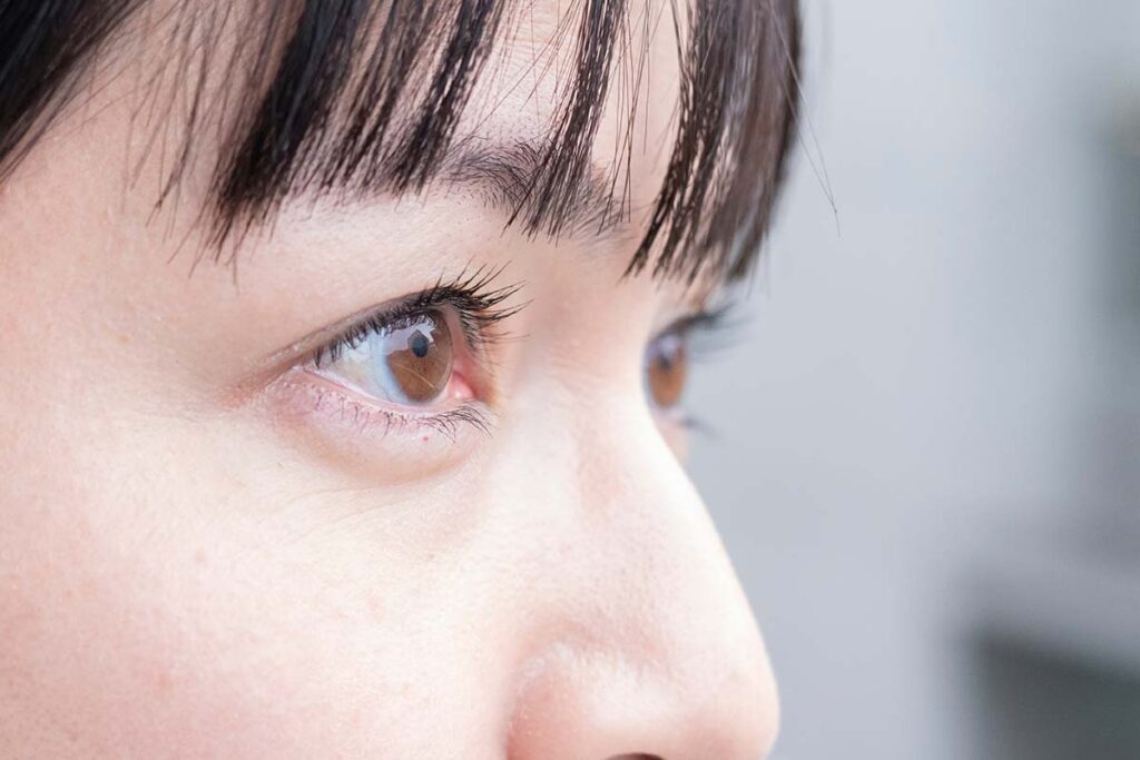 a person looks forward during eye movement therapy